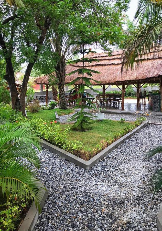 Twitter Paradise Ampeni Luaran gambar